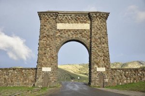 Roosevelt Arch am Nordeingang des Yellowstone. Foto: wikipedia