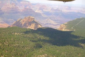 Mit dem Flugzeug über dem South Rim. Foto: Ralph Kaiser
