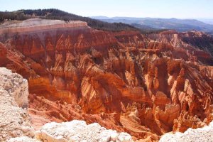 Cedar Breaks ähnelt Bryce Canyon sehr. Foto: Stefan Kremer