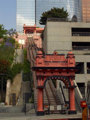 Angels Flight während der Schließung im Mai 2004 ohne Fahrzeuge. Foto: Jon Sullivan / wikipedia