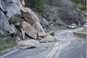 Highway 140 hinter dem Parkeingang. Fotoquelle: Fletcher Ogg / NPS