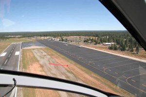 Blick auf den Grand Canyon Airport in Tusayan. Foto: Stefan Kremer