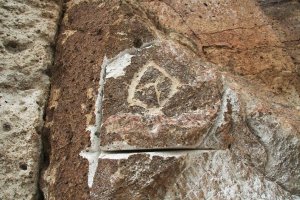 Halb ausgesägte Petroglyphe. Foto: BLM