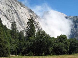 Felssturz im Yosemite Valley am 26.08.2009. Foto von Erik Skindrud / NPS