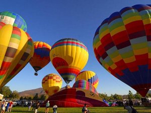 Heißluftballons in San Diego. Foto: Jon Sullivan / Wikipedia