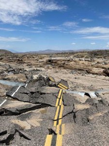 Durch flash flood am 01.08.2022 beschädigte Kelbaker Road im Pinnacles National Park. Foto: NPS Durch flash flood am 01.08.2022 beschädigte Kelbaker Road im Pinnacles National Park. Foto: NPS