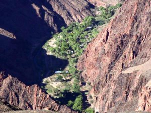 Phantom Ranch vom Mather Point aus gesehen. Foto: Stefan Kremer Phantom Ranch vom Mather Point aus gesehen. Foto: Stefan Kremer