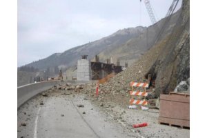 Erdrutsch bei Lucia. Foto: Caltrans