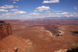Blick vom Buck Canyon Overlook auf Canyonlands und die La Sal Mountains. Foto: Stefan Kremer