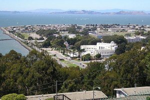 Blick von Yerba Buena Island auf Treasure Island. Foto: wikipedia
