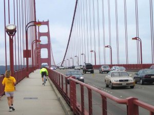 Der östliche Bürgersteig der Golden Gate Bridge in 2007. Foto: Stefan Kremer